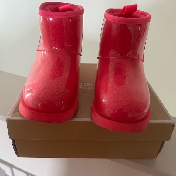 UGG Pink Glossy Boots - Picture 1 of 5